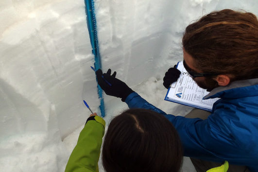 Identificazione degli strati nel manto nevoso durante il corso di neve e valanghe