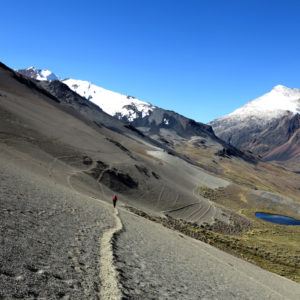 Bolivia, Risalendo i pendii che portano al Paso nei pressi della Laguna Cacha