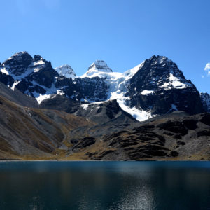 Il Condoriri visto dalla Laguna Chiar in Bolivia