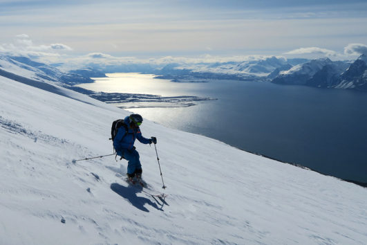 Sciando in Norvegia con i fiordi come panorama