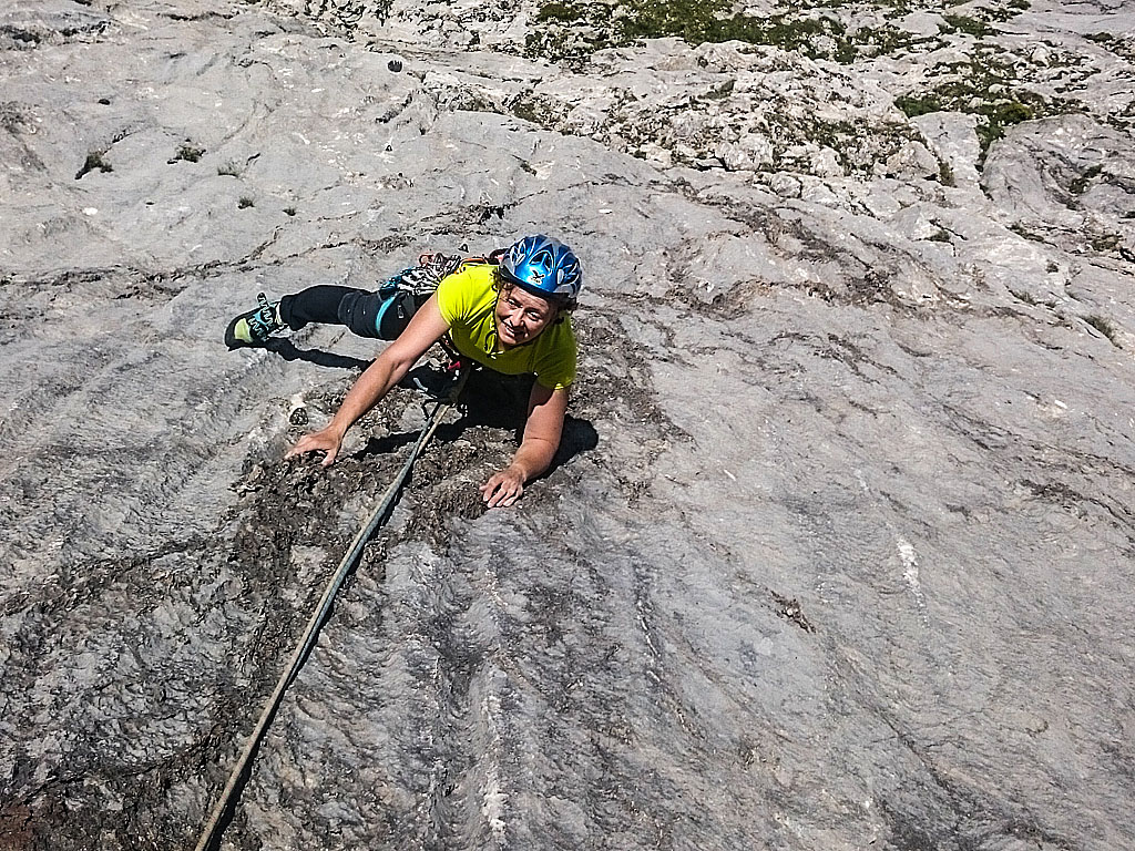 Salendo le magnifiche placche della Carie sul Dente del Pescecane nel gruppo del Cjadenis