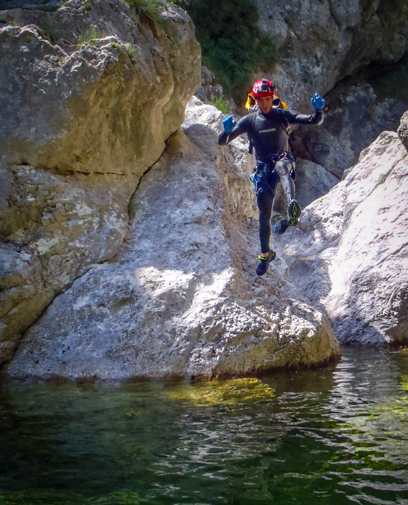 Canyoning nelle Prealpi Giulie lungo il rio Favarinis in Carnia