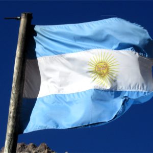 La bandiera dell'Argentina sventola al CB dell'Aconcagua