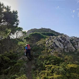 Salendo verso il Monte Castello