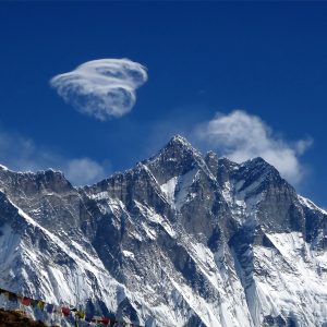 Lhotse ed Everest che fa capolino