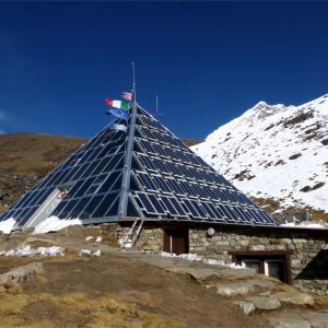 La Piramide, centro di ricerche nei pressi del CB dell'Everest