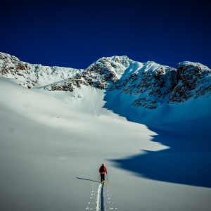 Salendo in un vallone solitario - Norvegia, Finnmark