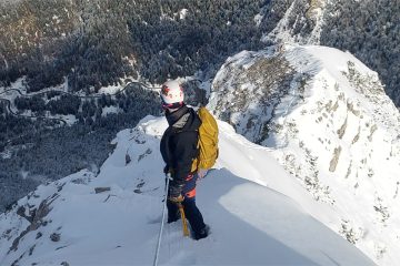 Uno sguardo lungo la linea di salita del Miaron nelle Alpi Carniche