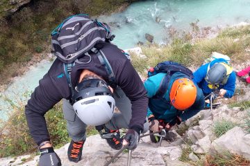 Lungo i tratti verticali della Ferrata della Memoria in Vajont