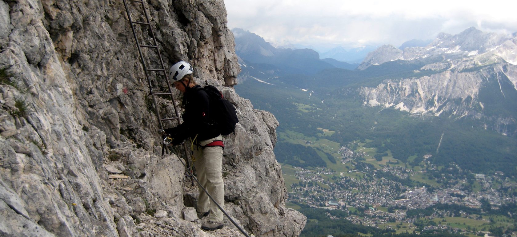 Lungo la Ferrata Punta Anna con vista su Cortina