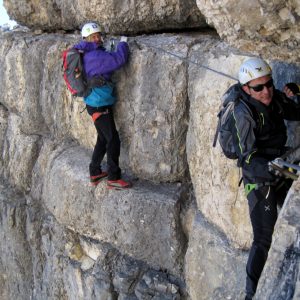 Il famoso traverso lungo la ferrata Aglio sulla Tofana di Mezzo