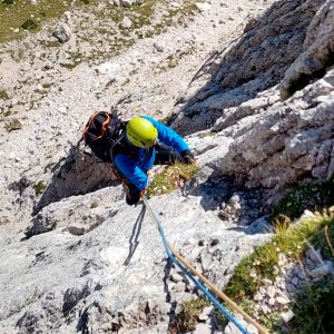 Lungo i primi tiri della Weiss sul Campanile di Villaco