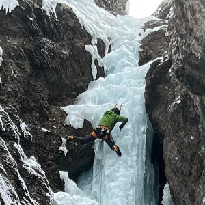 Chiodando lungo la candela di Stella e Lucciole in Val di Enghe