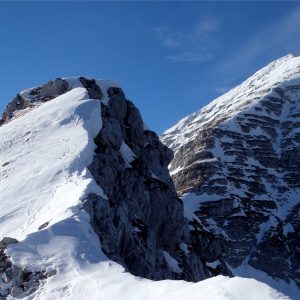 Un tratto di cresta e la parte finale della salita lungo la Cresta Est del Forato