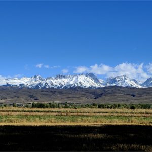 La catena dei monti nei pressi di Karakol verso il confine con la Cina