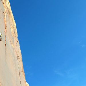inMont_arrampicata in fessura002