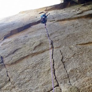 inMont_arrampicata in fessura006