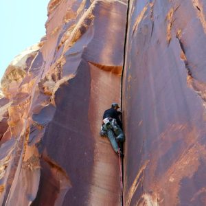inMont_arrampicata in fessura009